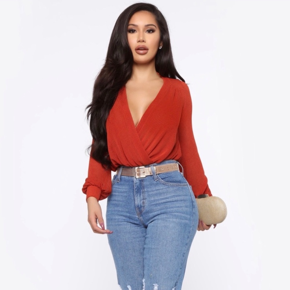NWT Fashion Nova Rust Surplice Neckline Bodysuit in Rust/Burnt Orange - Picture 4 of 9
